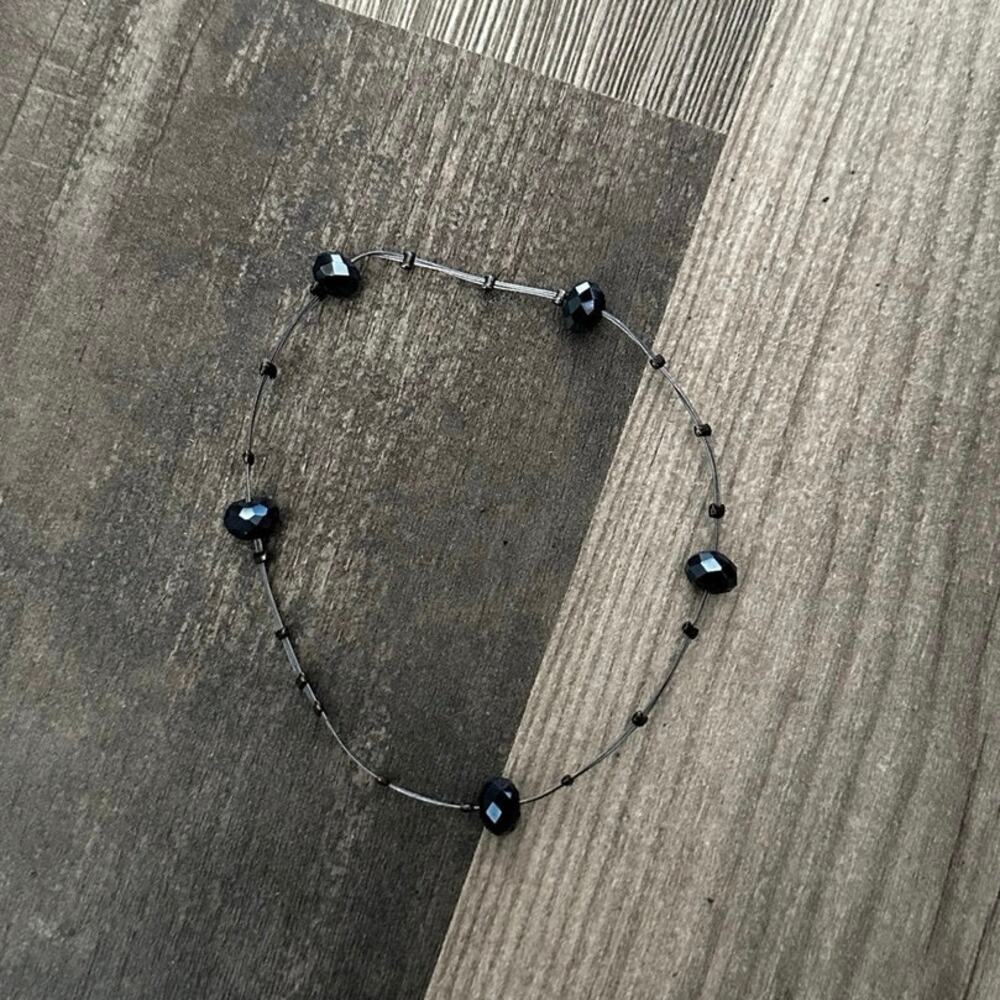 Black beaded bracelet, adjustable
